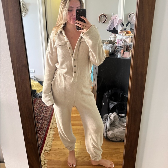 Free people jumpsuit size S (oversized more like M/L) - so comfy and cute - Picture 1 of 2